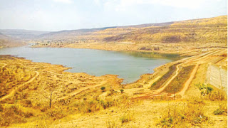 मराठवाडी धरणाच्या मालदनमध्ये बंधार्‍याला गळती