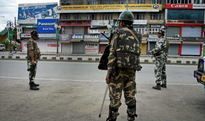 जम्मू कश्मीरमध्ये 2 दहशतवाद्यांचा खात्मा; दोन रॉकेट लॉन्चरसह मोठा शस्त्रसाठा जप्त
