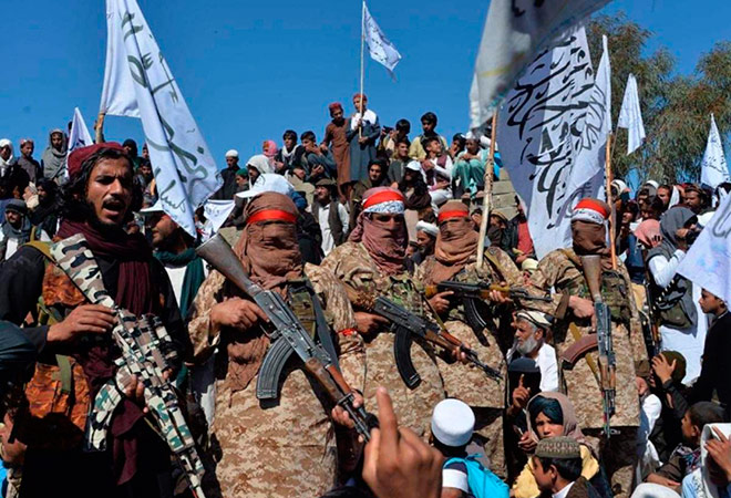 अफगाणिस्तानात अतिरेक्यांमध्येच झाले वाद… तालिबान – हक्कानी नेटवर्कचे दहशतवादी भिडले…