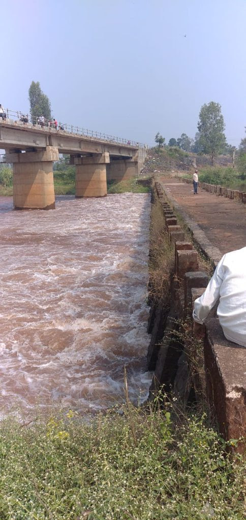 राधानगरी धरणाचे सर्व्हिस गेट ओपन