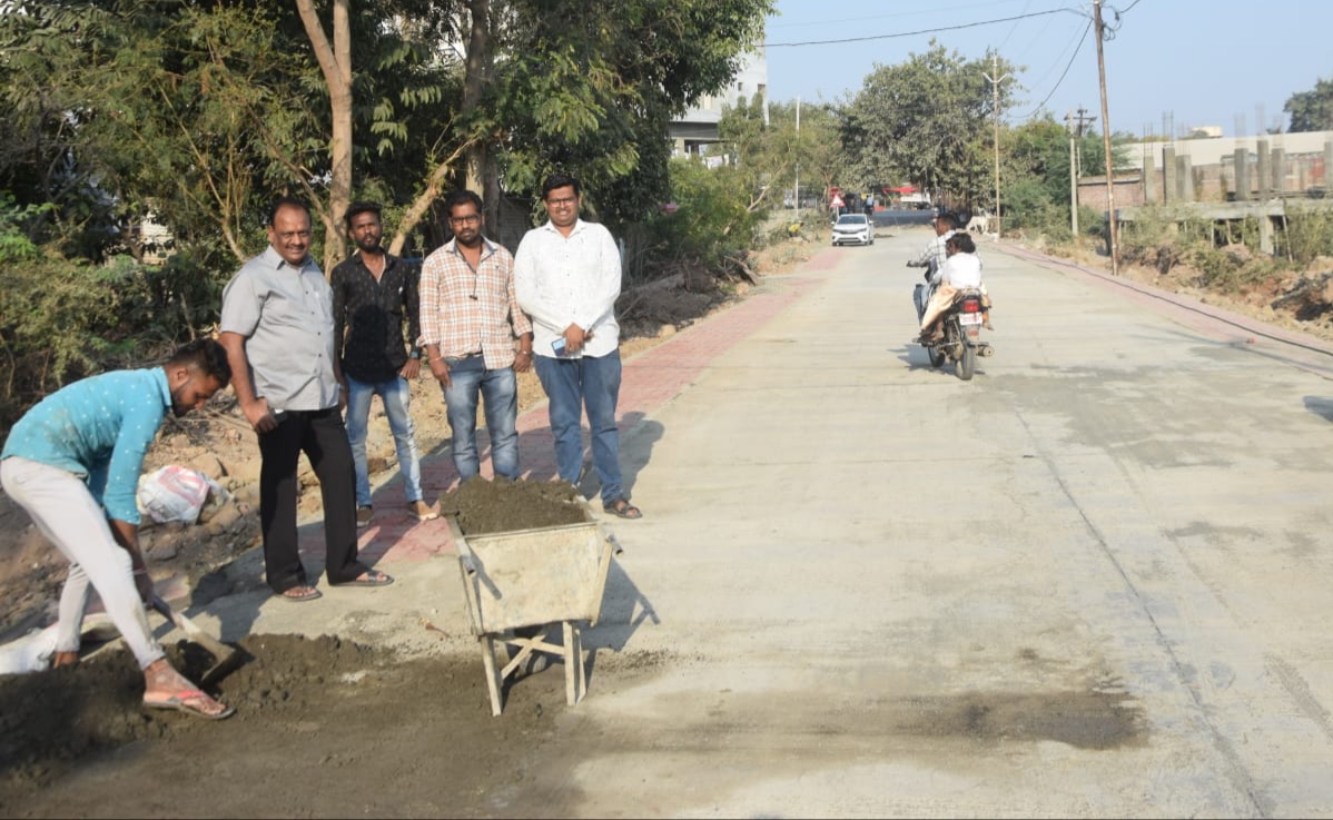 खा.विखे यांच्या माध्यमातून शहराचा अनुशेष भरून काढू -: माजी नगराध्यक्ष अभय आव्हाड