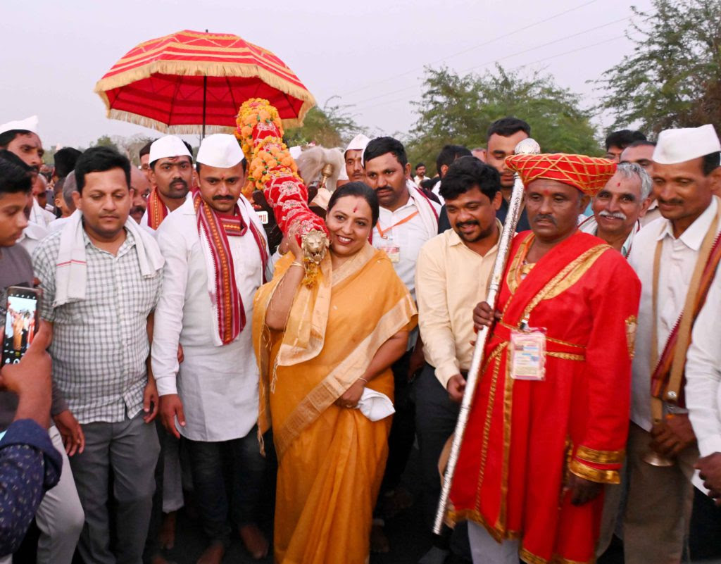 श्री रूक्मिणीमातेची पालखी पंढरपूरला मार्गस्थ