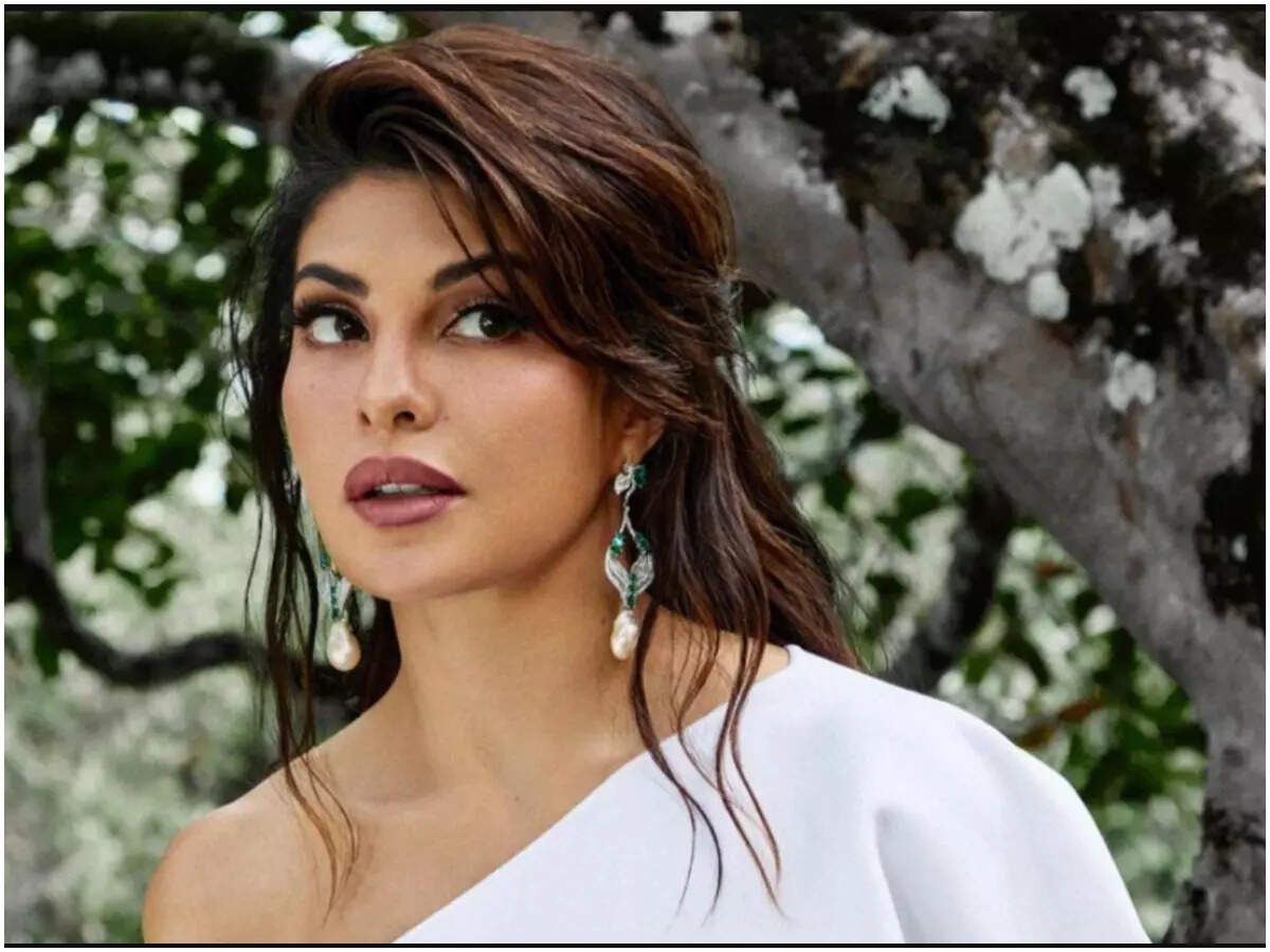 बॉलिवूड अभिनेत्री जॅकलिन फर्नांडिसला दिल्ली उच्च न्यायालयाकडून मोठा धक्का