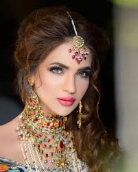 Actress News  : दोन आठवडे अभिनेत्रीचा मृतदेह बंद खोलीत असाच पडून होता