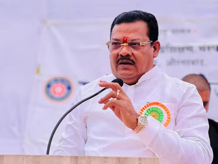 मंत्री शिरसाट यांचा पाय आणखी खोलात