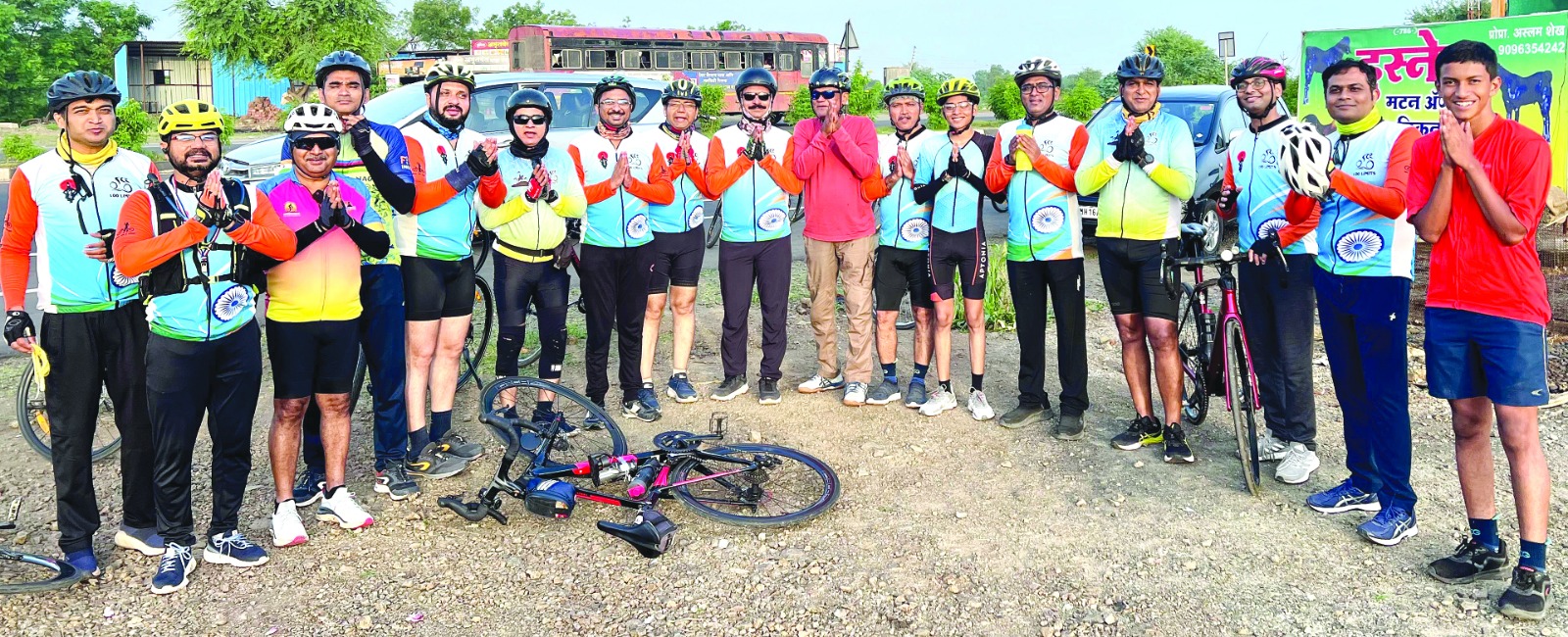 डॉक्टरांनी सायकलवर केली पंढरपूर वारी