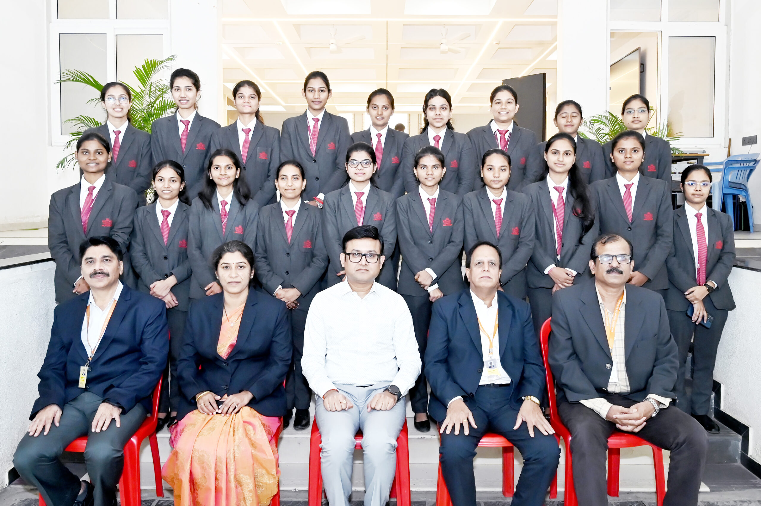 संजीवनी इंजिनिअरिंग’च्या २० मुलींना इन्फोसिसमध्ये नोकरी