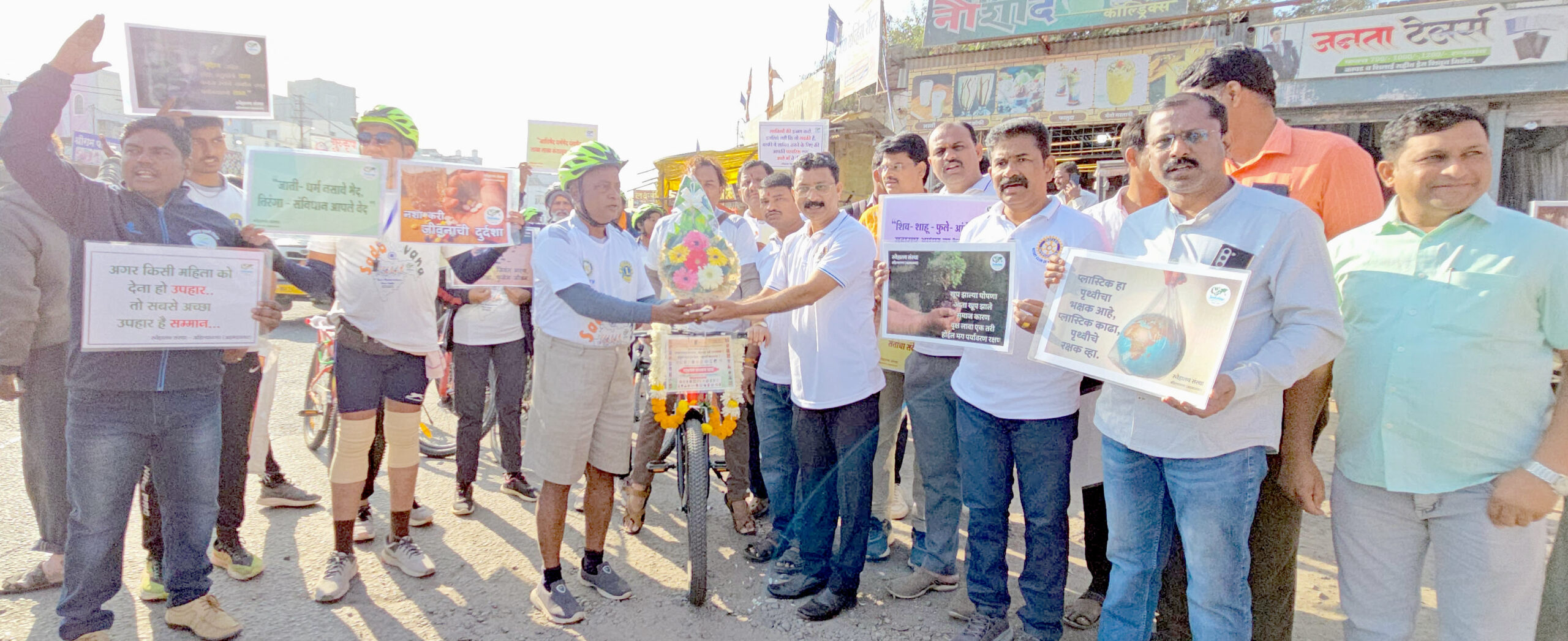 सायकल यात्रा एकतेचा संदेश देणारी: डॉ. कुलकर्णी