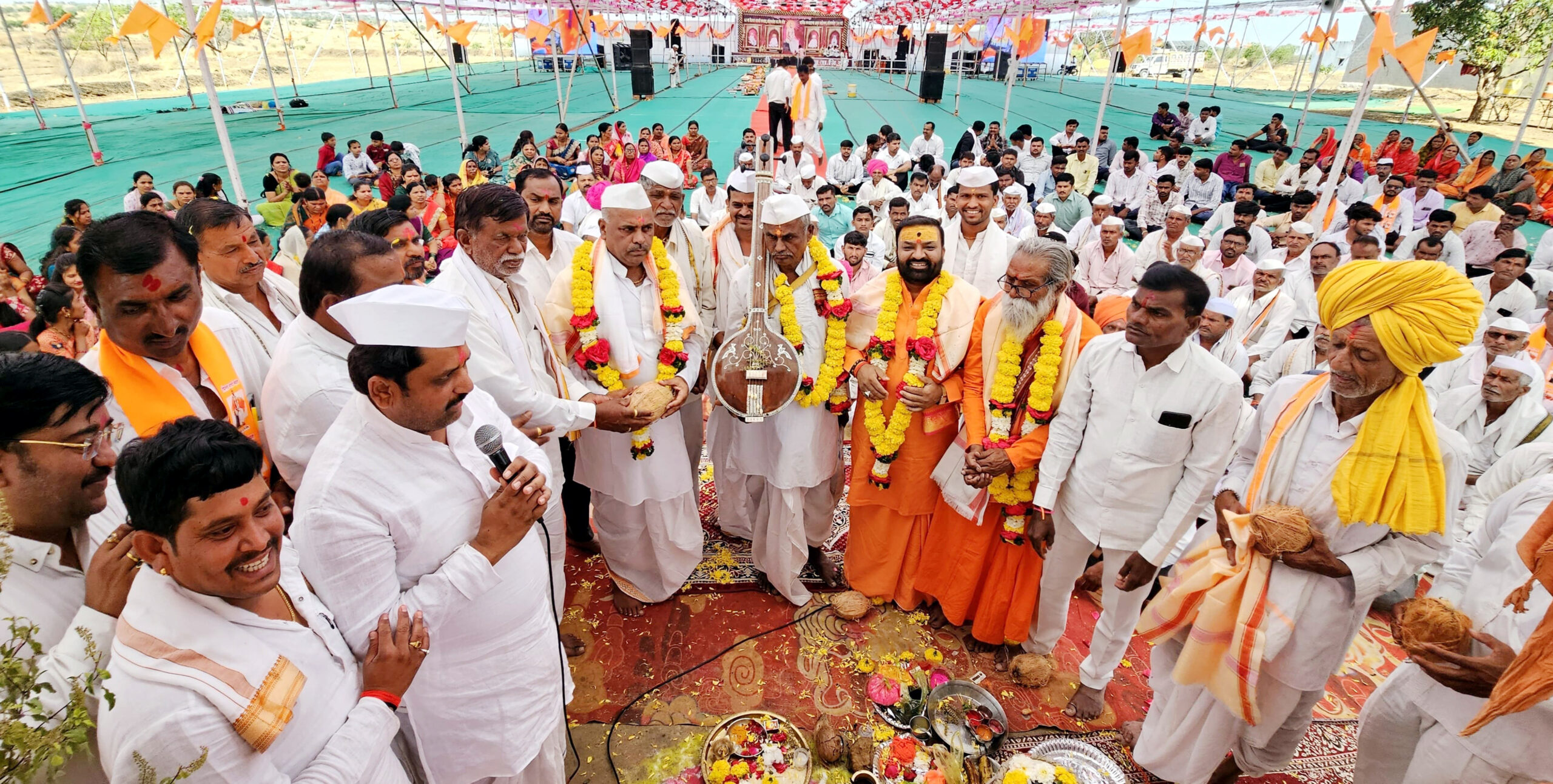 संत बंकटस्वामीच्या 73 व्या फिरत्या नारळी सप्ताहास मोठ्या उत्साहात सुरुवातआठ दिवस श्रीक्षेत्र मांडवखेल मध्ये अवतरणात भक्ती पंढरी..संत बंकटस्वामींची तेजस्वी ओजस्वी परंपरा – श्रीहरी महाराज पवार.. संत बंकटस्वामीच्या 73 व्या फिरत्या नारळी सप्ताहास मोठ्या उत्साहात सुरुवातआठ दिवस श्रीक्षेत्र मांडवखेल मध्ये अवतरणात भक्ती पंढरी..संत बंकटस्वामींची तेजस्वी ओजस्वी परंपरा – श्रीहरी महाराज पवार..