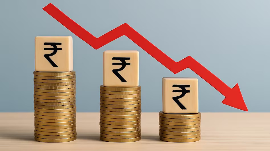 रुपयाची ऐतिहासिक नीचांकी घसरणऊर्जा संकट गडद, परकीय भांडवलांच्या माघारीमुळे रुपया 93.24 वर