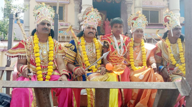 बीडमध्ये हिंदू नववर्षानिमित्त भव्य पालखी मिरवणूक व शोभायात्रा उत्साहात