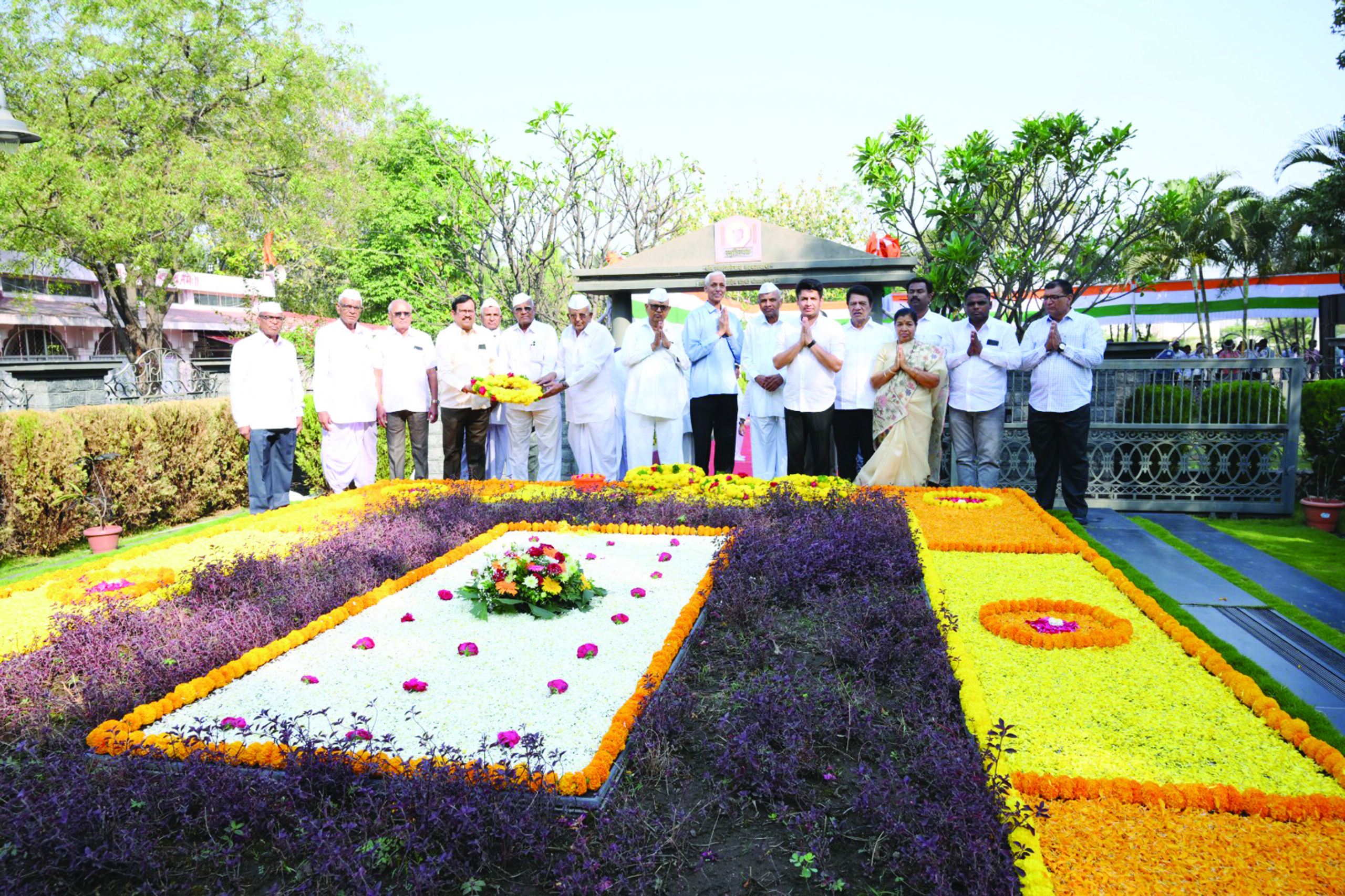 स्वातंत्र्यसेनानी भाऊसाहेब थोरात समाजविकासाचे कृतिशील संत; मल्हार अरणकल्ले ; अमृत उद्योग समूहाच्या वतीने अभिवादन