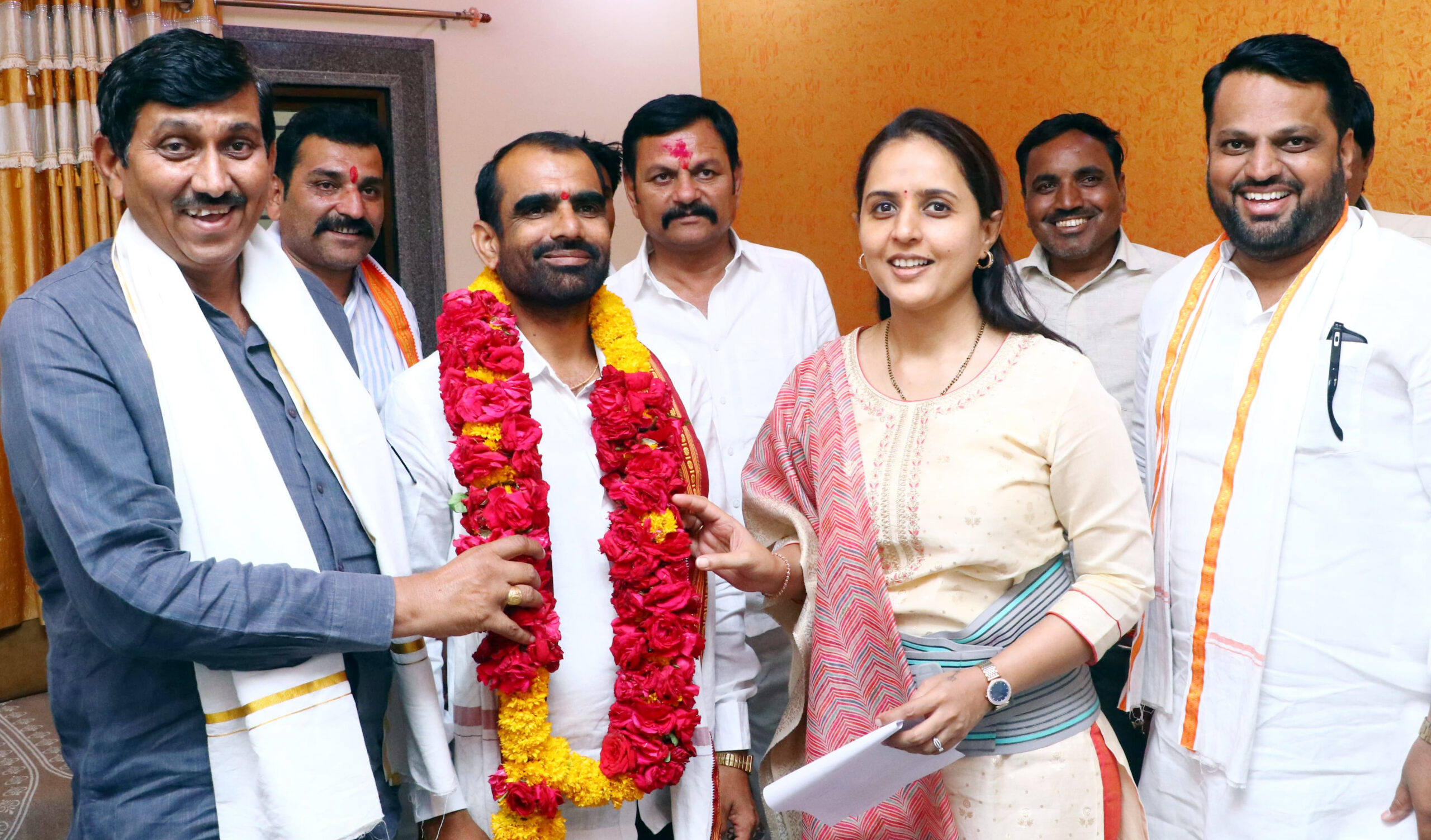भारत तोंडे यांची भाजपा शिक्षक आघाडीच्या बीड जिल्हाध्यक्षपदी निवडमाजी खा. डॉ. प्रीतम मुंडे यांच्या हस्ते नियुक्ती व सत्कार