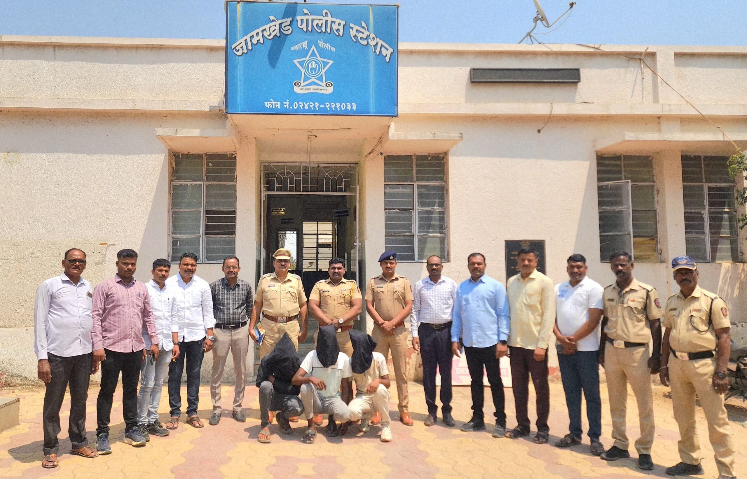 सावरगाव शिवारात ट्रकचालकावर दरोडा; बारा तासांत आरोपींना जामखेड पोलिसांनी केली अटक