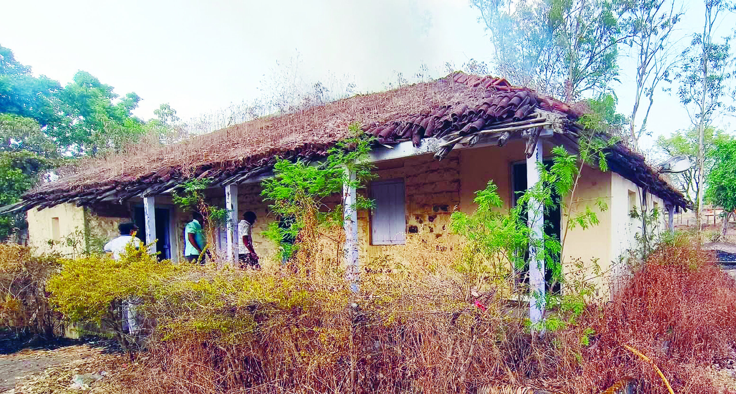 ब्राह्मणवाडा येथील ब्रिटिशकालीन विश्रामागृह वणव्यात खाक