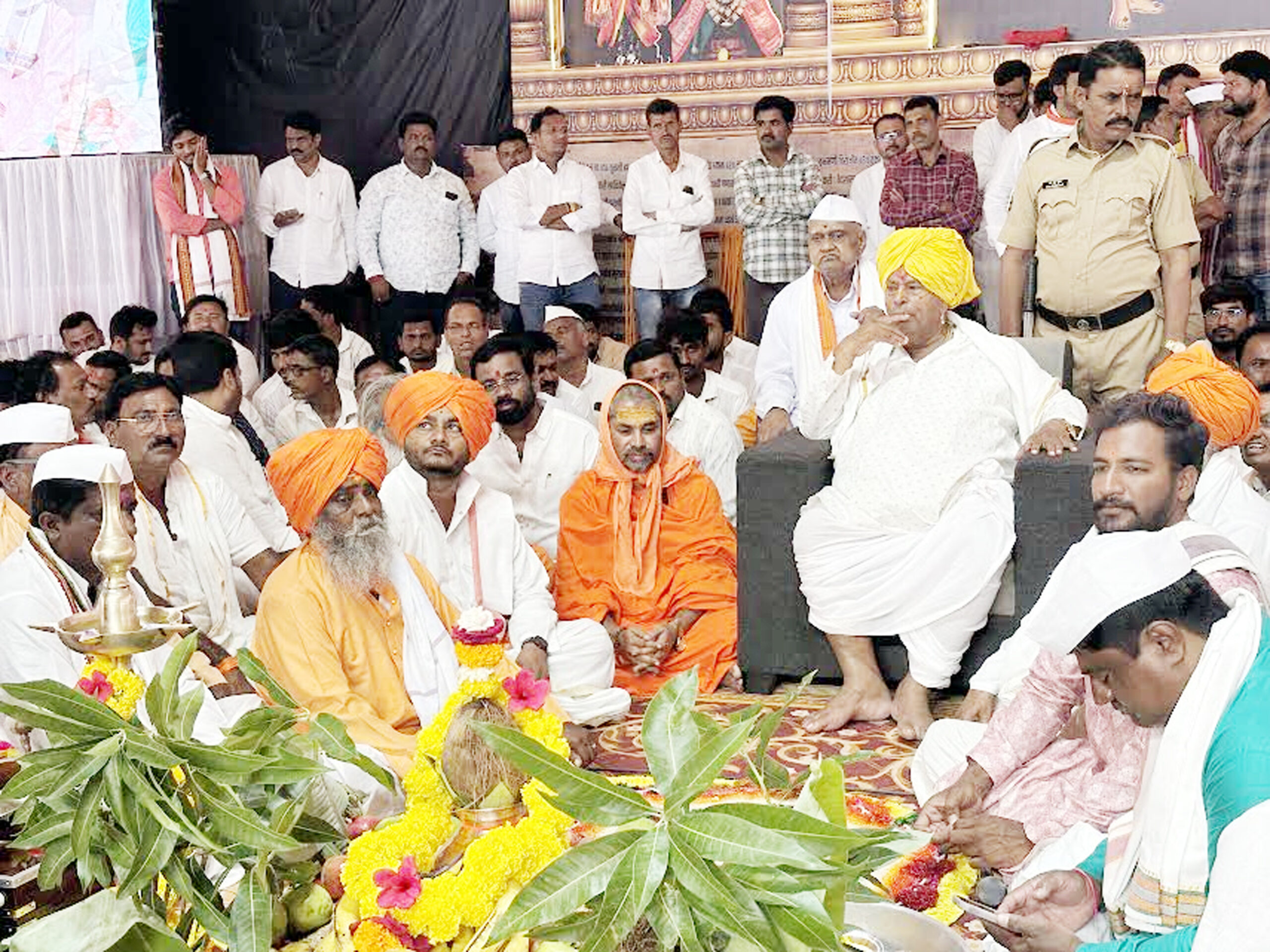 गोरक्षनाथ टेकडी गुरु-शिष्य परंपरा जपणारी गादी-गुरुवर्य नवनाथ बाबासाधू संतांच्या उपस्थितीत अखंड हरिनाम सप्ताह आरंभ