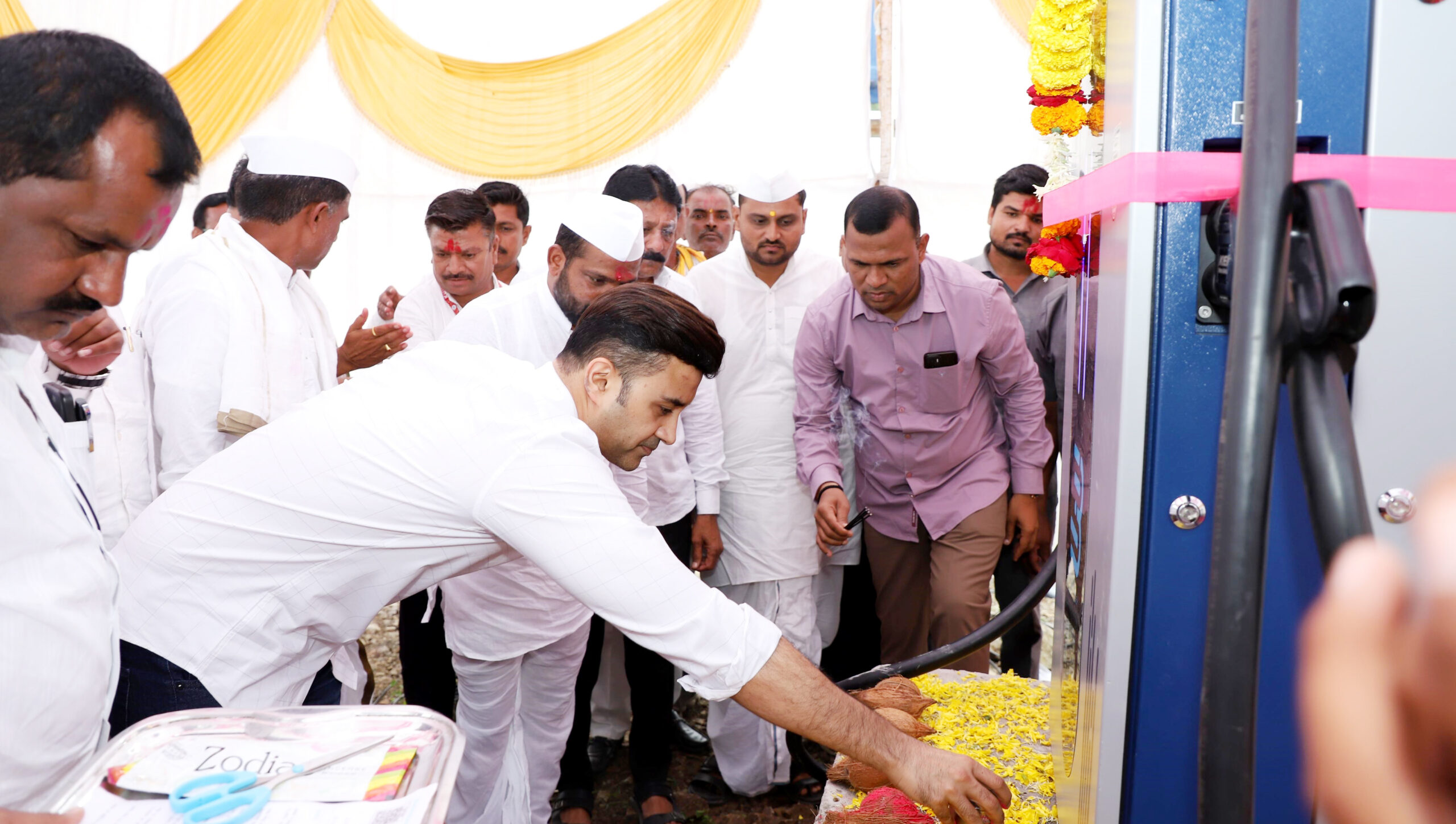 पाडळसिंगी येथे गो ग्रीन फास्ट charging ची सुविधा उपलब्ध पाडळसिंगी येथे गो ग्रीन फास्ट charging ची सुविधा उपलब्ध