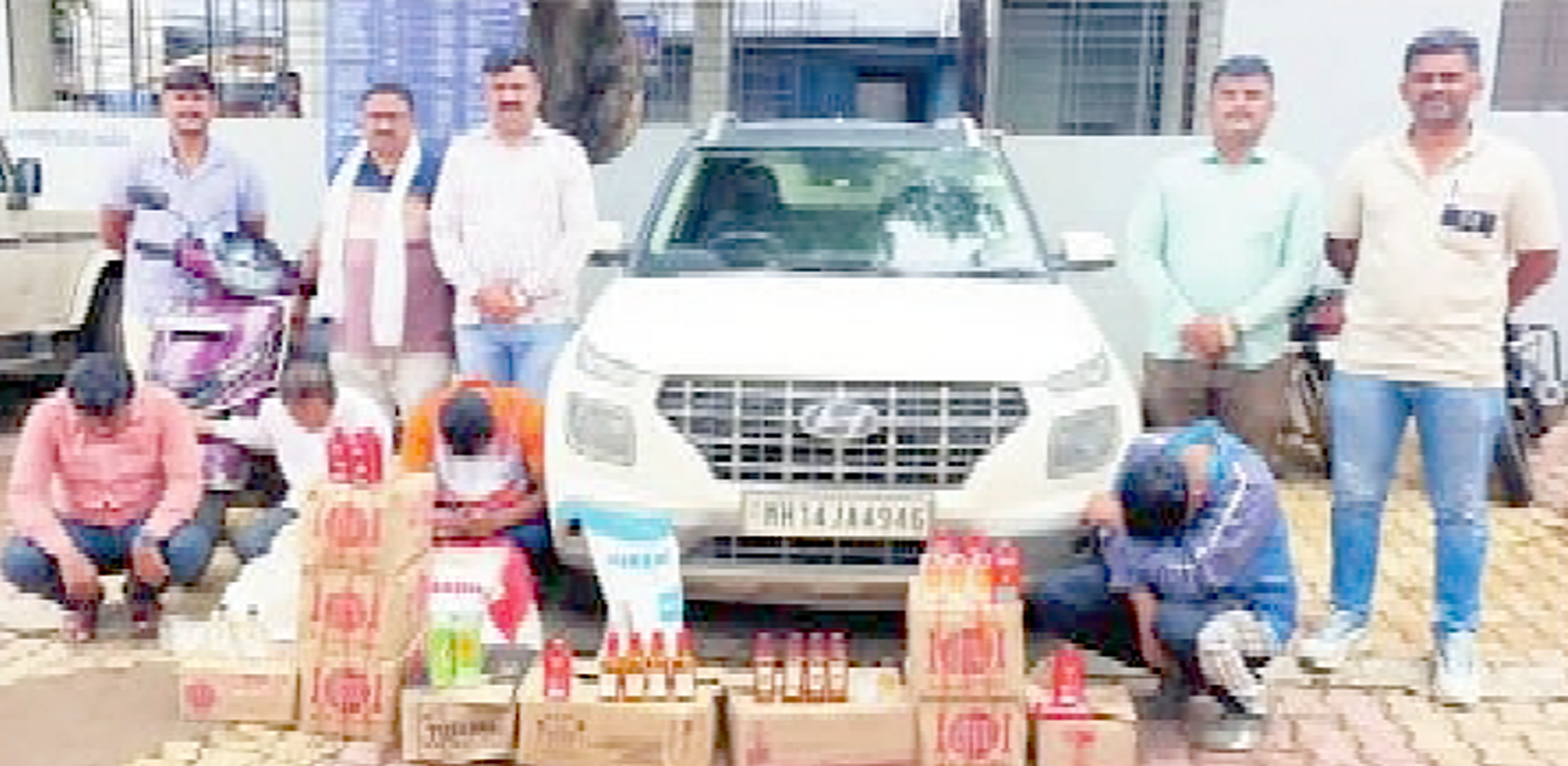 अकोलेत अवैध दारू विक्रीवर पोलिसांचा छापासाडेदहा लाखांचा मुद्देमाल जप्त ;  चौघांविरोधात गुन्हे