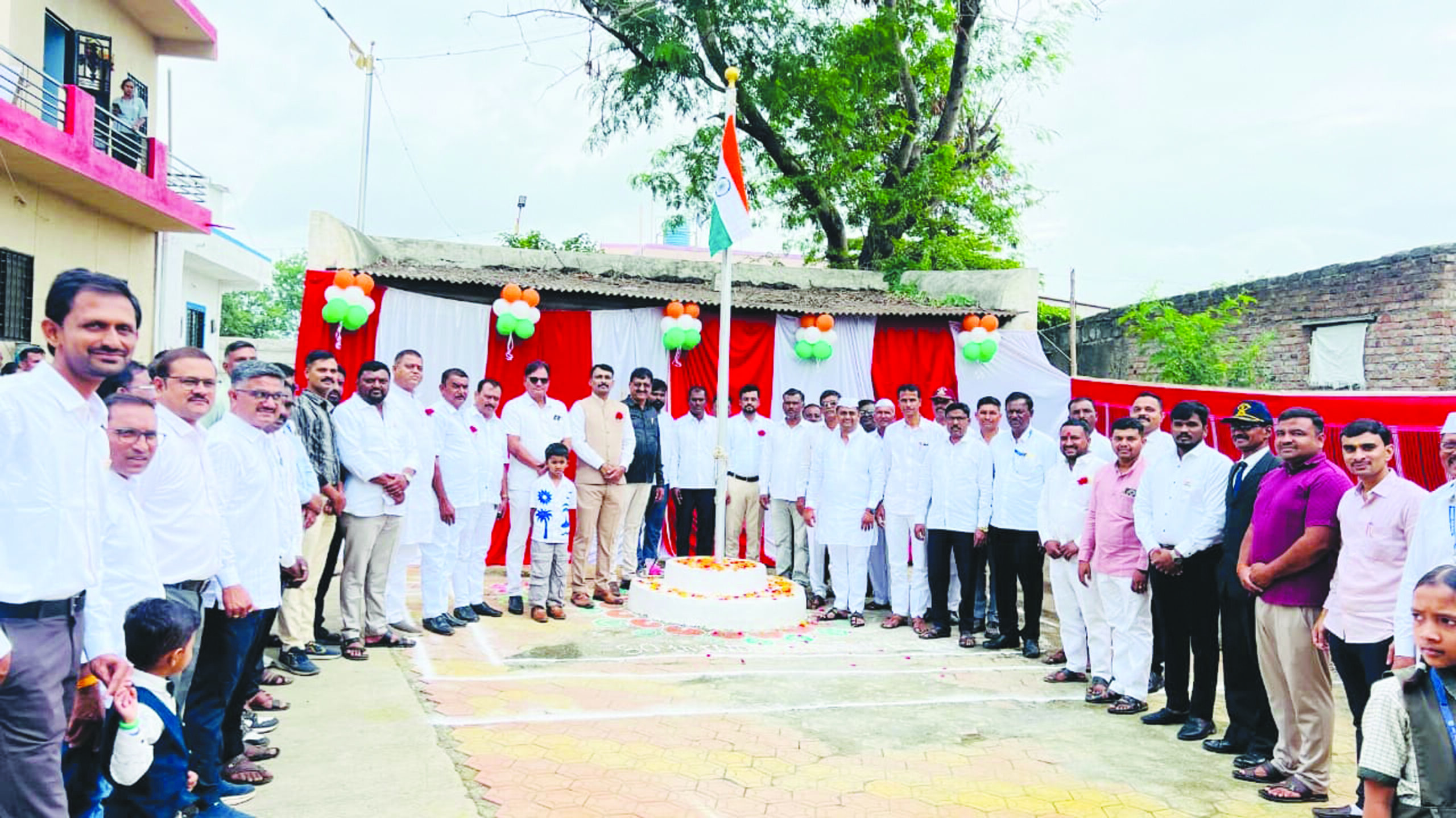 चास मधील गायकवाड वसाहतीत स्वातंत्र्यदिन उत्साहात