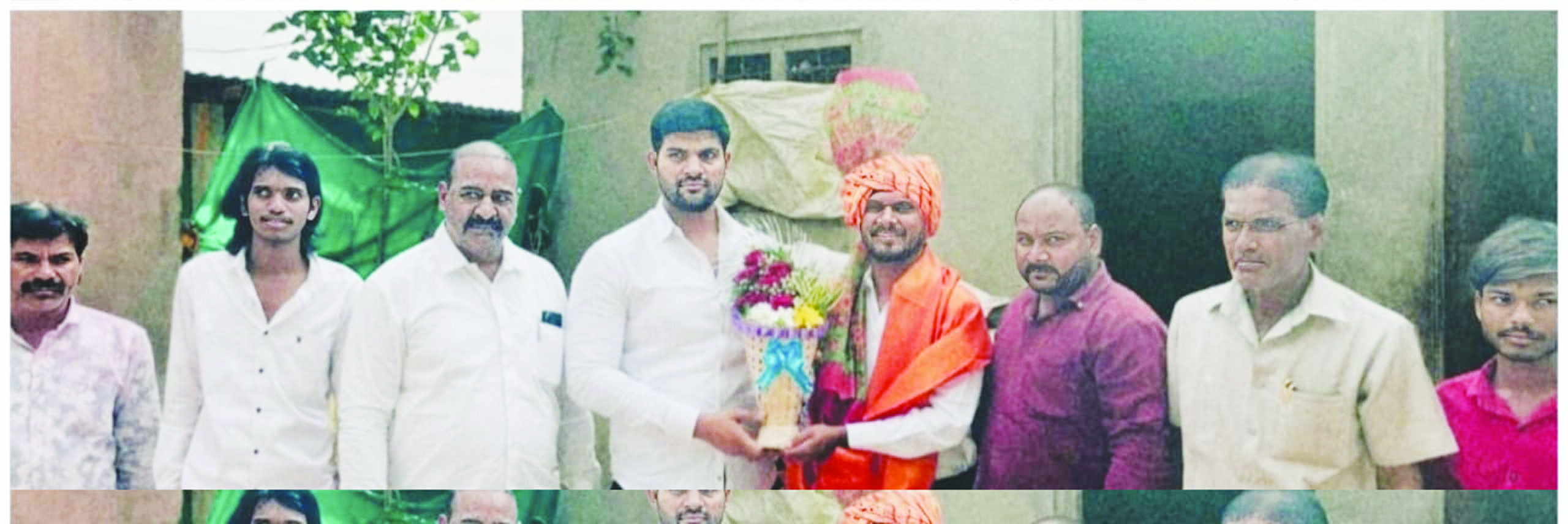 वडील बँड वाजवायचे ; मुलगा झाला क्लासवन अधिकारी: राहुरीतील अभिषेक एमपीएससीतील चार पदांच्या परीक्षा उत्तीर्ण वडील बँड वाजवायचे ; मुलगा झाला क्लासवन अधिकारी: राहुरीतील अभिषेक एमपीएससीतील चार पदांच्या परीक्षा उत्तीर्ण