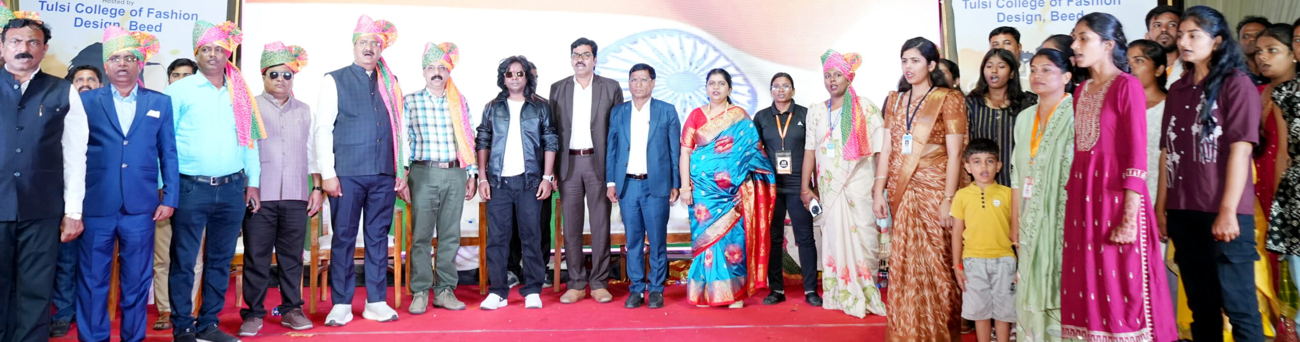 कला आणि मातीचा अभिमान बाळगा, यश नक्कीच मिळेल – अभिनेते गौरव मोरे एसएनडीटी विद्यापीठाच्या उत्तर महाराष्ट्र प्रादेशिक युवा महोत्सवाचा बीडमध्ये दिमाखदार समारोप कला आणि मातीचा अभिमान बाळगा, यश नक्कीच मिळेल – अभिनेते गौरव मोरे एसएनडीटी विद्यापीठाच्या उत्तर महाराष्ट्र प्रादेशिक युवा महोत्सवाचा बीडमध्ये दिमाखदार समारोप