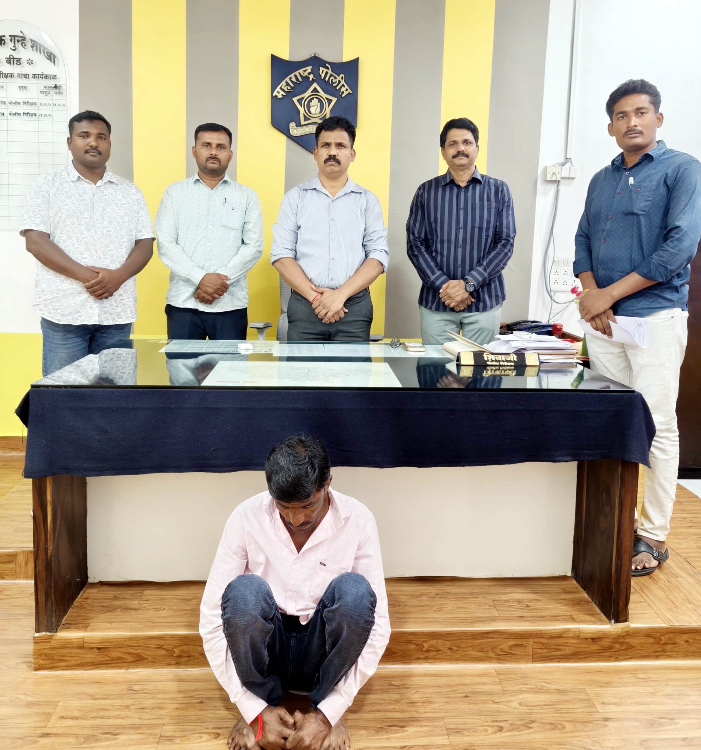 एलसीबीने पकडला बीड बसस्थानकातील सराईत चोरटा; ९ हजार ५०० रुपयांची रोख जप्त, दोन गुन्हे उघडकीस एलसीबीने पकडला बीड बसस्थानकातील सराईत चोरटा; ९ हजार ५०० रुपयांची रोख जप्त, दोन गुन्हे उघडकीस